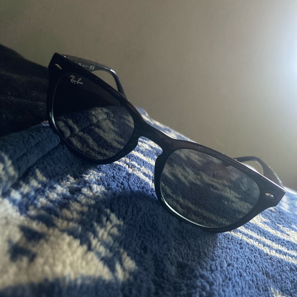 Ray-Ban RB4140 Polished Black Sunglasses Green Lens 601 49-20-145